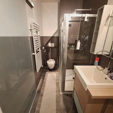 Art-inn アパート